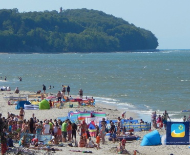 Plaża i morze w Chłapowie, które w latach 1973–2014 było częścią miasta Władysławowo.